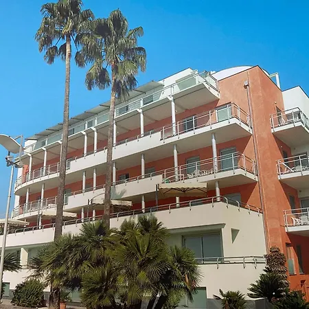 Perelli Apartahotel *